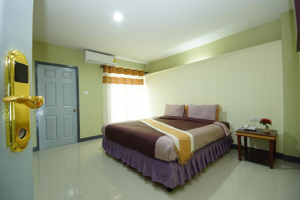 Фото The Corner Hotel - Adults Only