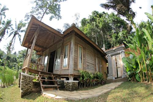Фото Pondok Sebatu Villa