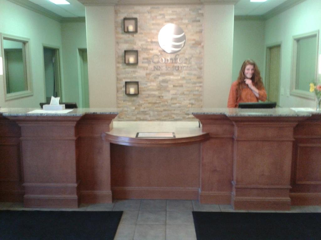 Фото Comfort Inn & Suites