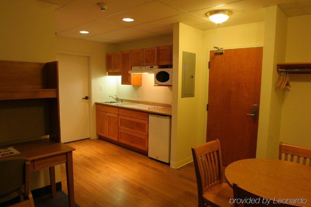 Фото Slemon Park Hotel & Conference Centre