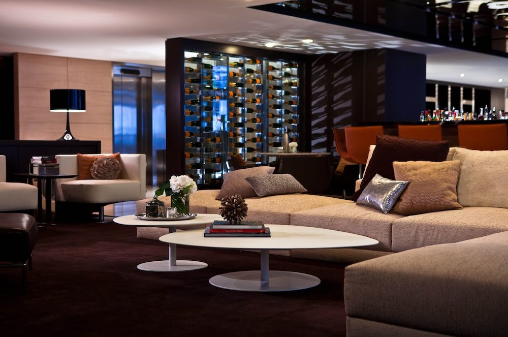 Фото Renaissance Barcelona Hotel