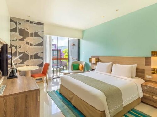 Гостиница Holiday Inn Express Istanbul Atakoy Metro by IHG в Бахчелиэвлере