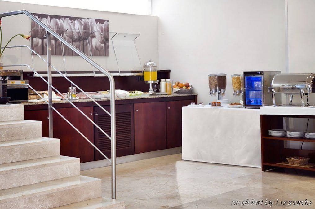 Фото Exe Plaza Delicias