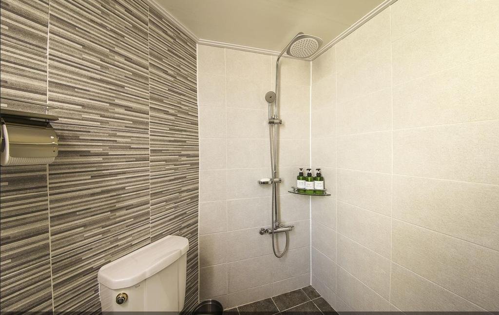 Фото The Haru Hotel