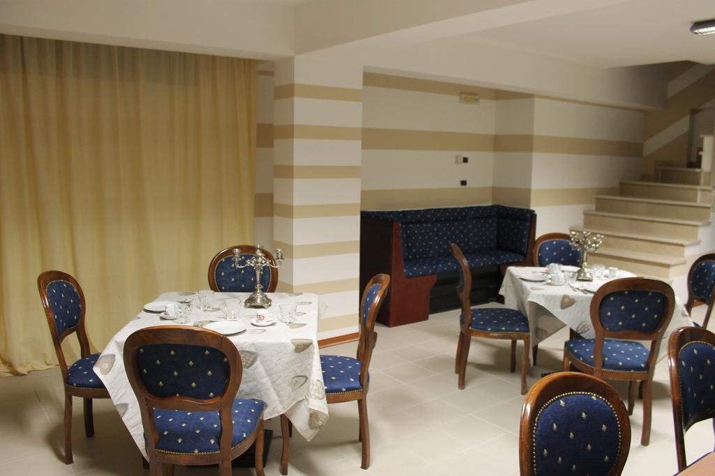 Фото White House Bed and Breakfast