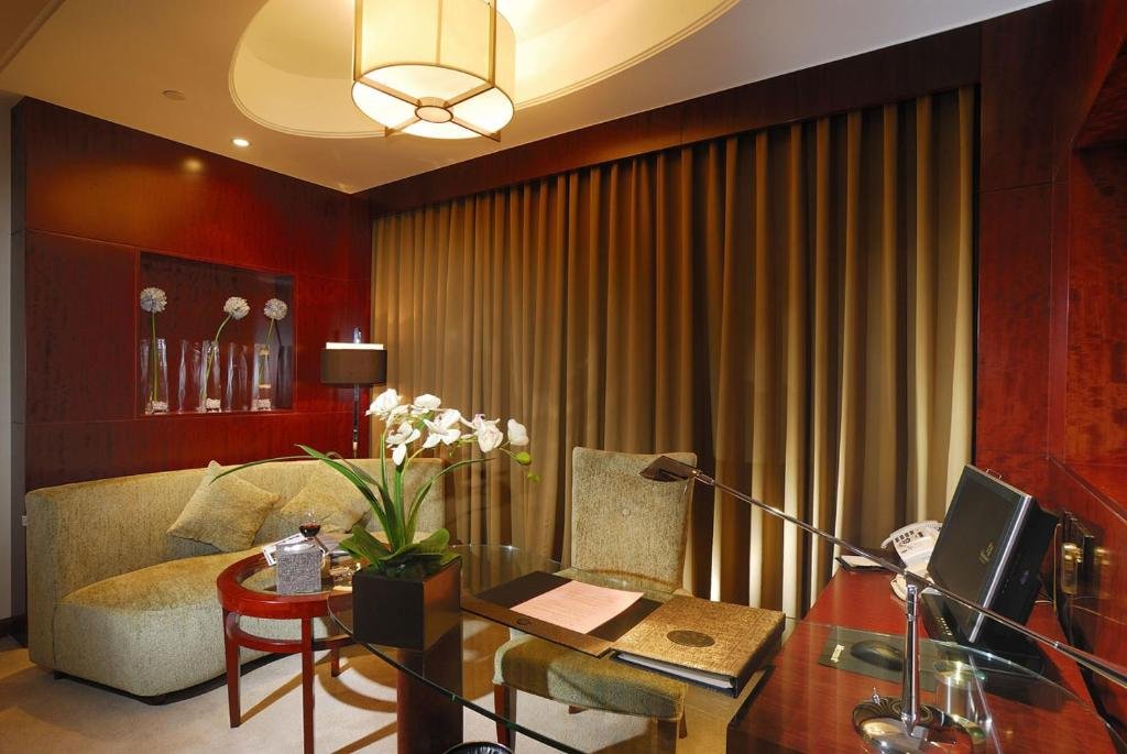 Фото Kunshan Yizui Crown Hotel