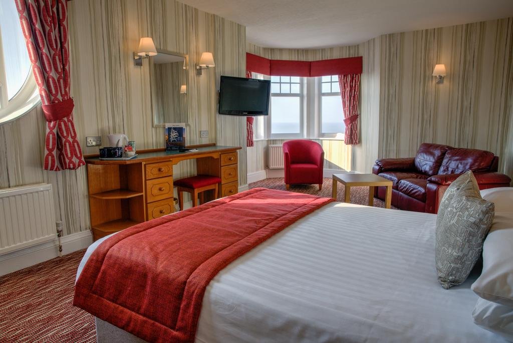 Фото The Cliffs Hotel Blackpool