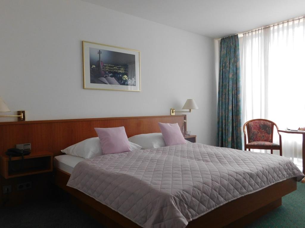 Фото отеля 2