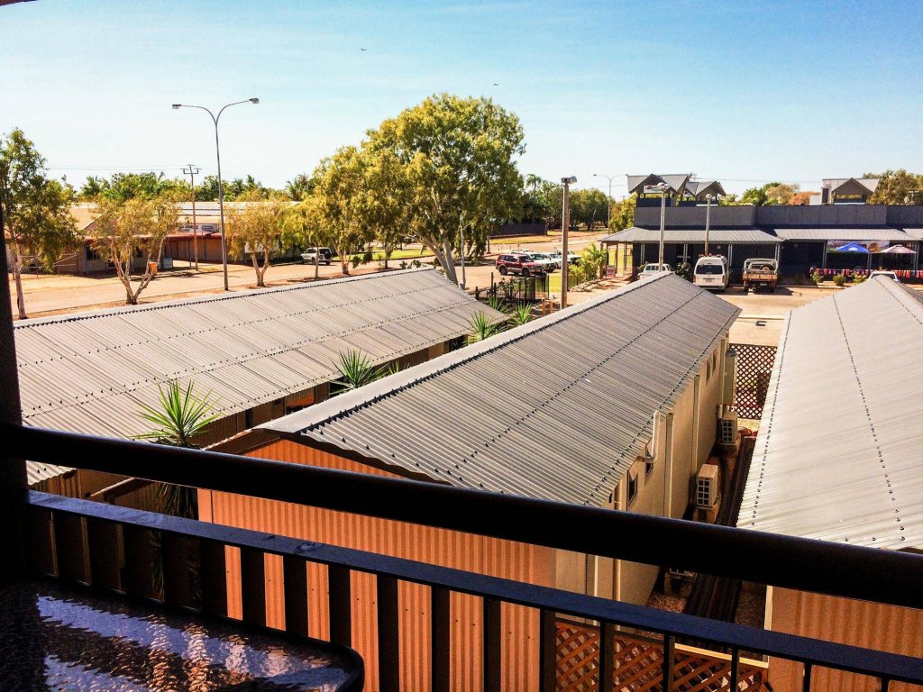 Фото Spinifex Hotel