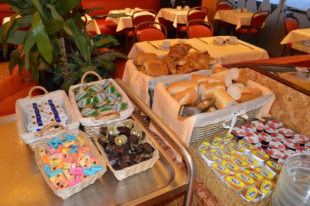 Фото 216410684091