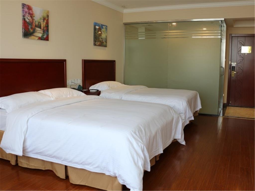 Фото GreenTree Inn Guangzhou Jichang Road Express Hotel