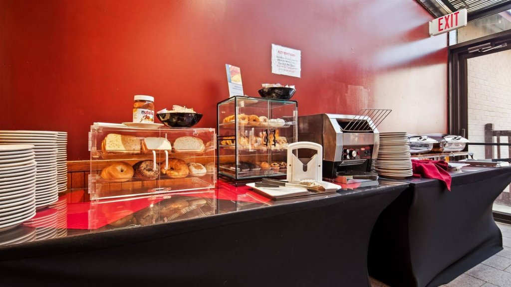 Фото Best Western Plus North Haven Hotel