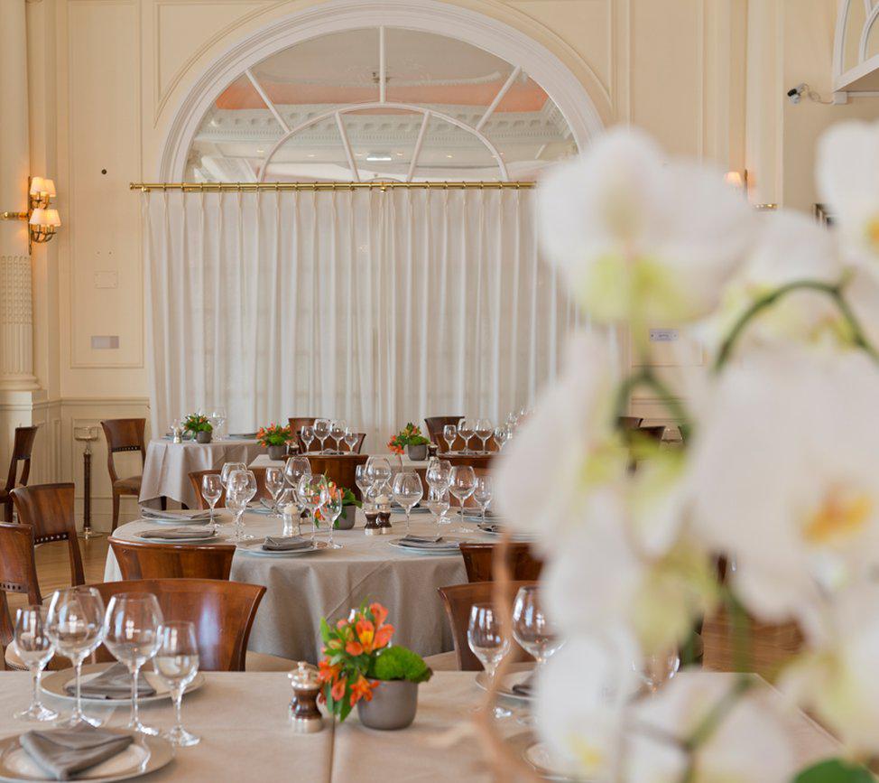 Фото Carlton Cannes, a Regent Hotel