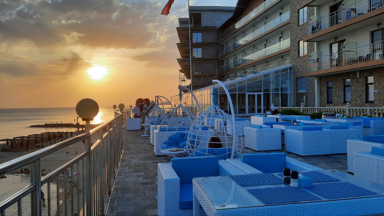 Фото Golden Hills