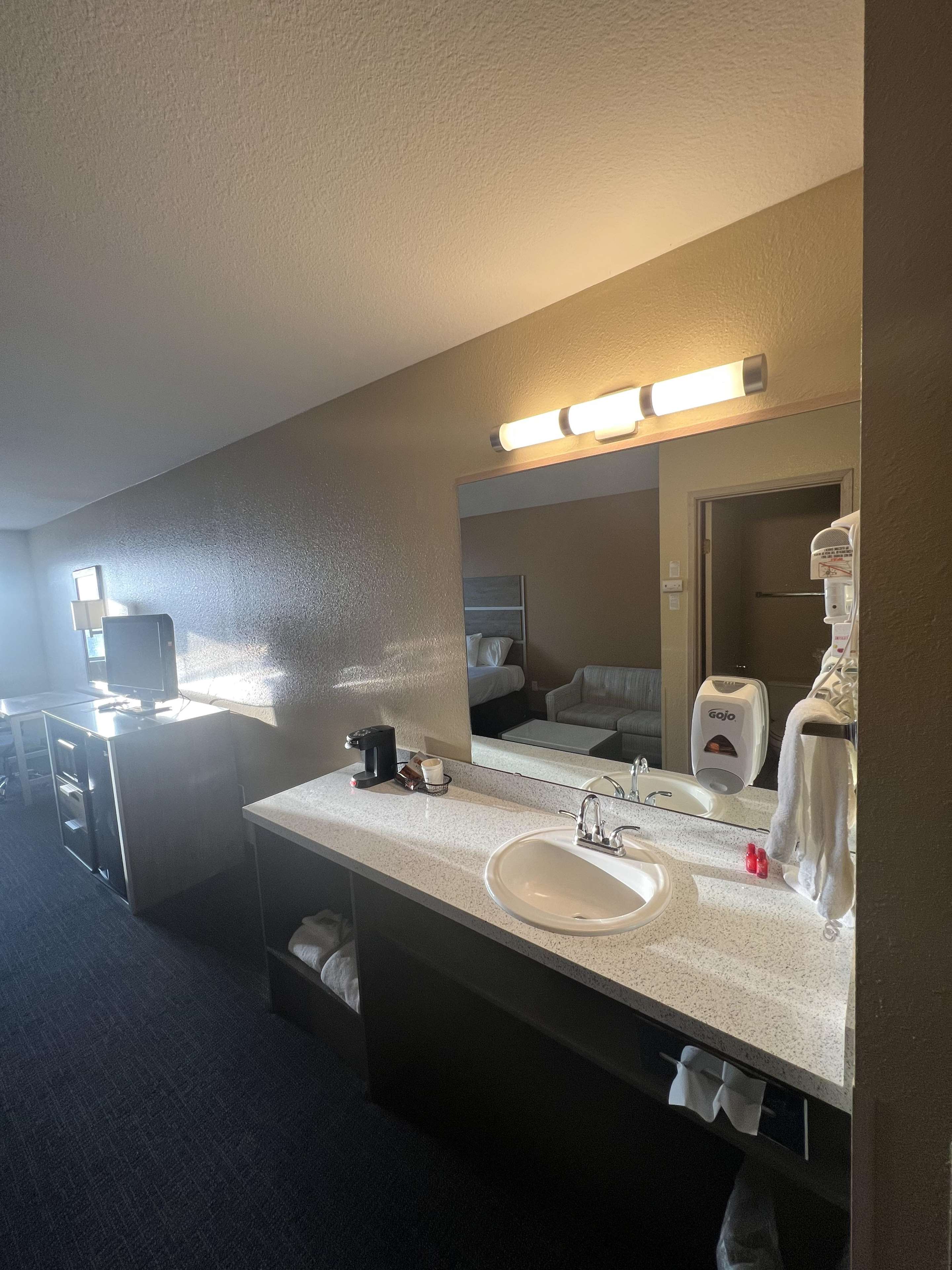 Фото SureStay Hotel by Best Western Wells