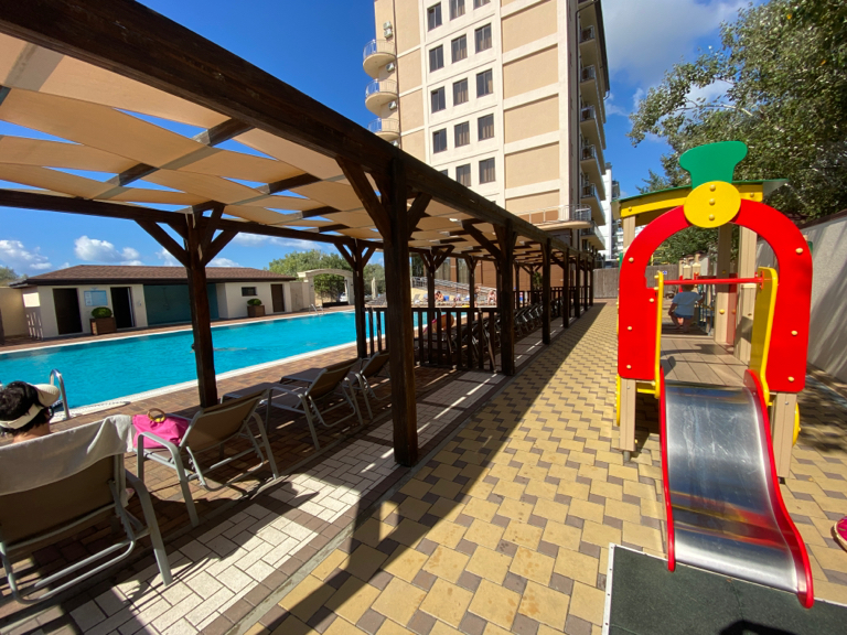 Фото Family Pride Inn