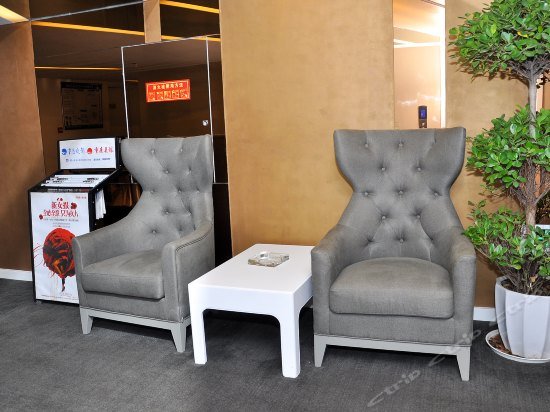 Фото Hongtu Royal Business Hotel