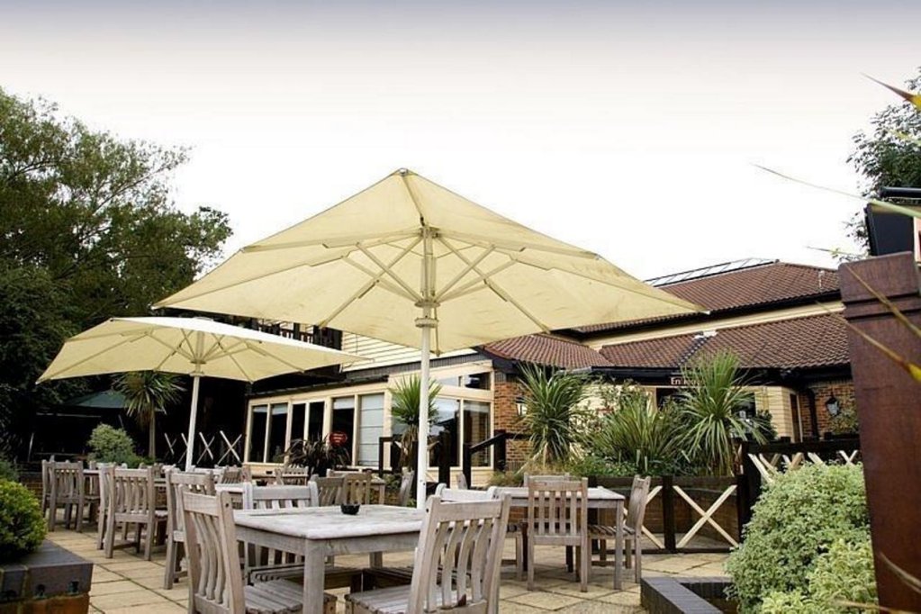 Фото Premier Inn Chessington hotel