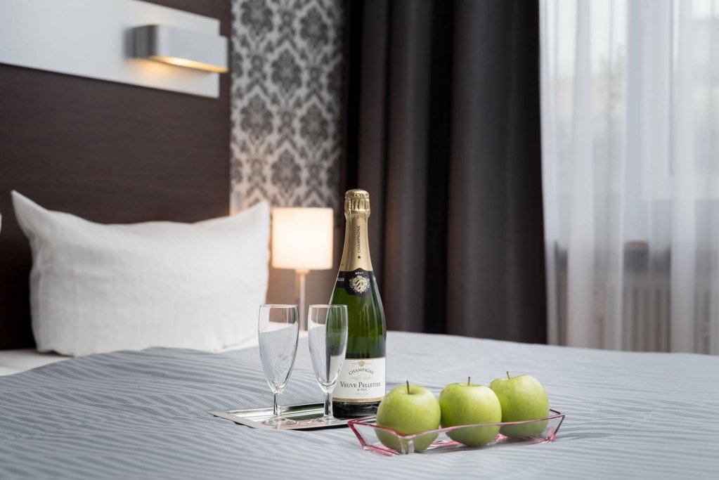 Фото Munich Inn Design Hotel