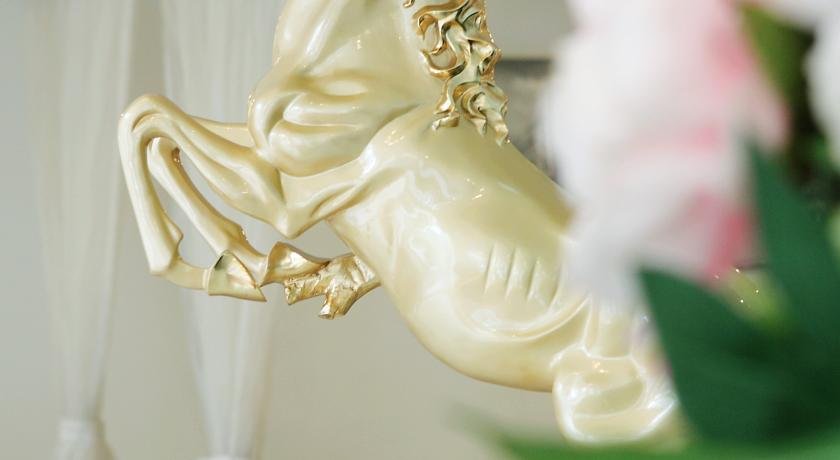 Фото A&em - The Petit Hotel