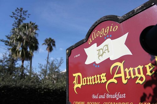Гостиница Domus Angela B&b в Трани