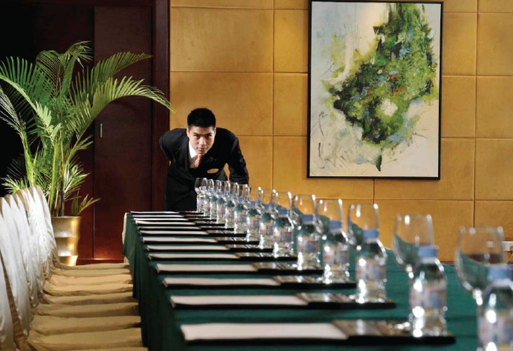 Фото Haiwaihai Crown Hotel