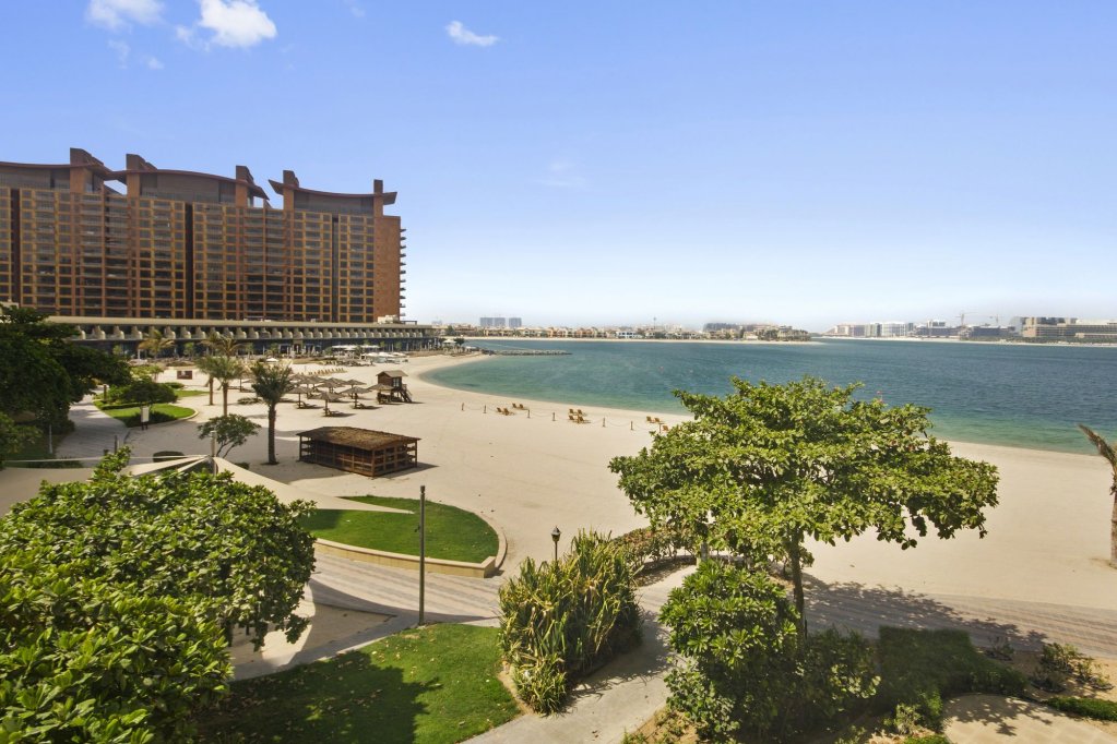 Фото Bespoke Residences - Shoreline Al Nabat