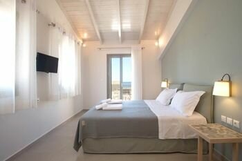 Гостиница Callisto Seaside Homes & x26; Suites