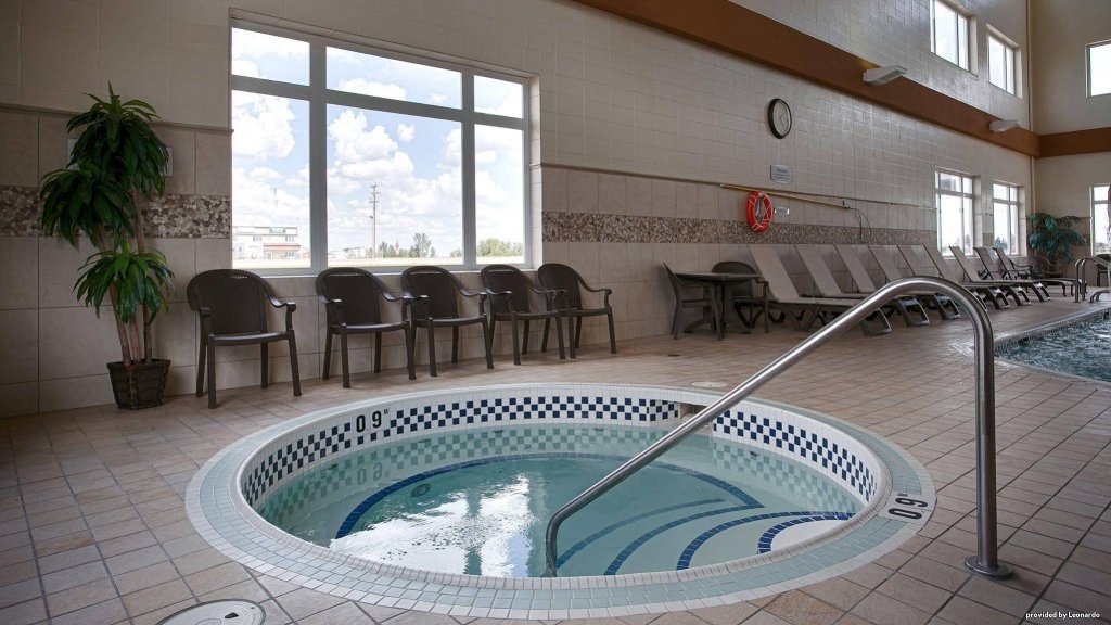 Фото Best Western Sunrise Inn & Suites