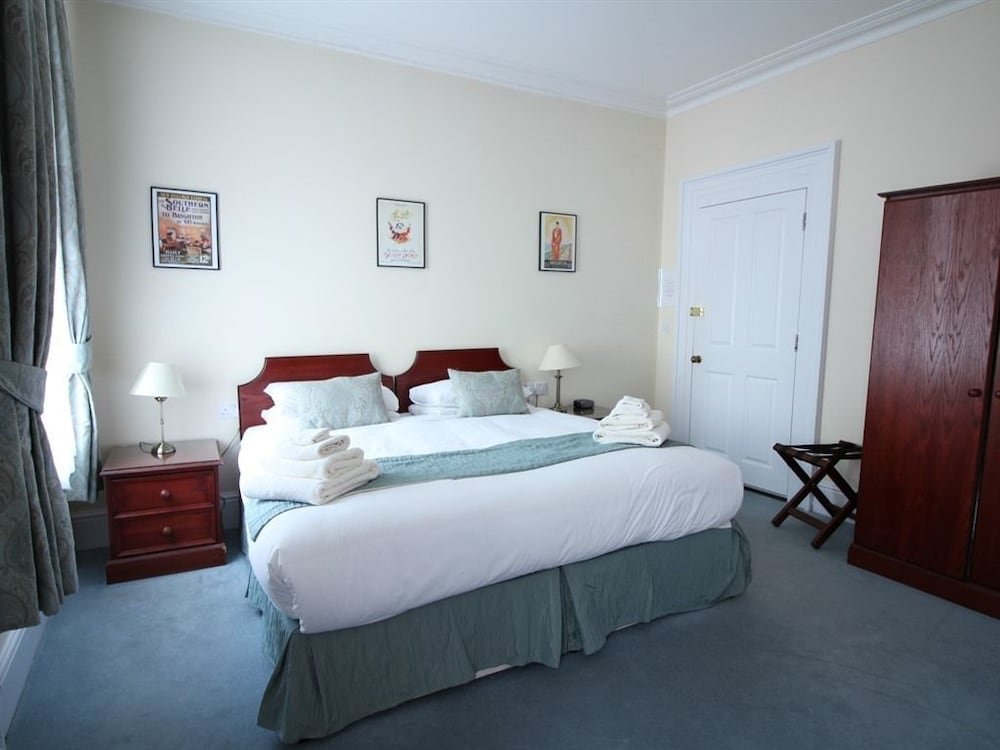 Фото Hawks Lane Lodge