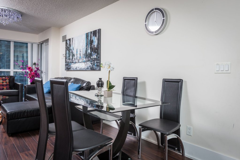 Фото Livingsuites Toronto