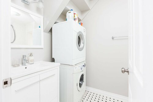 Гостиница Applewood Suites - The Annex Lofts в Торонто