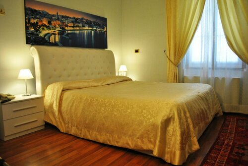 Гостиница Hotel Il Loggiato Dei Serviti в Комо