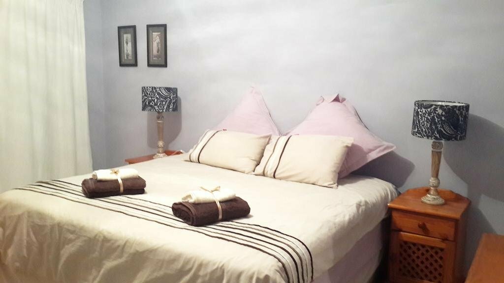 Hotel Oaks and Acorns Guest Lodge, Kempton Park, photo