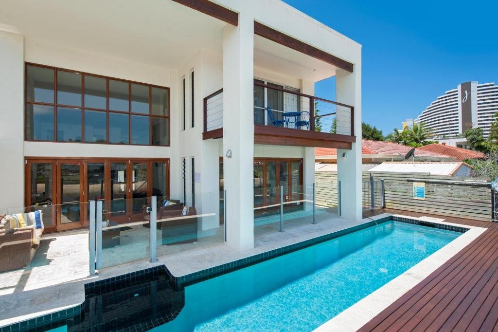 Фото The Villa-Whole House 6 Bedrooms 3 Bathrooms