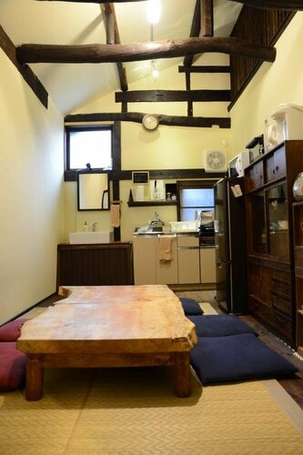 Гостиница Guesthouse & x26; Bar Nin-jin - Hostel в Ниигате