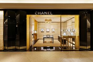 CHANEL店舗ディスプレイ CHANEL STORE DISPLAY 18x6.2x3.7x0.05 in mint condition | eBay