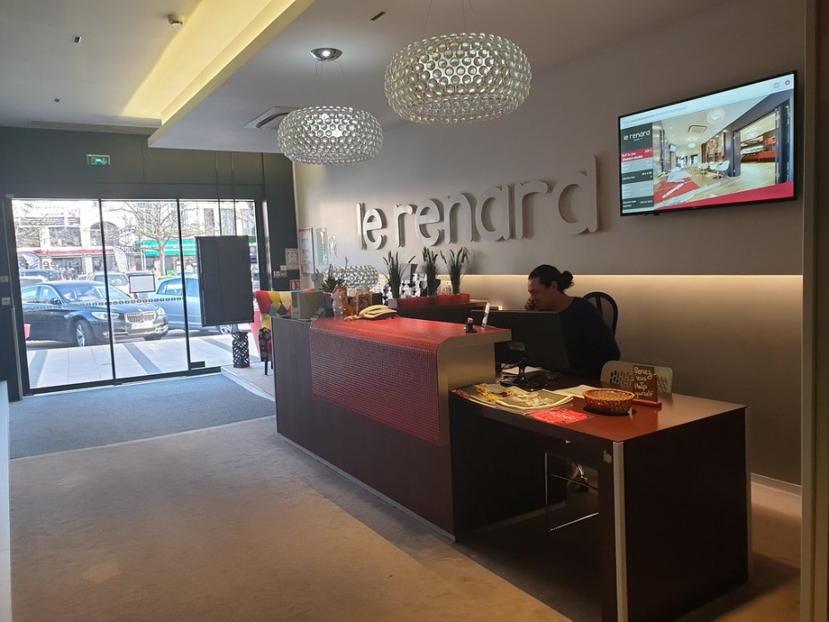 Фото Hotel Le Renard Châlons-en-Champagne