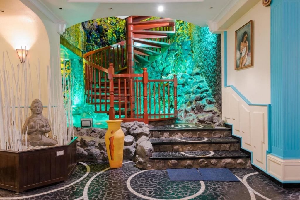 Фото отеля 2