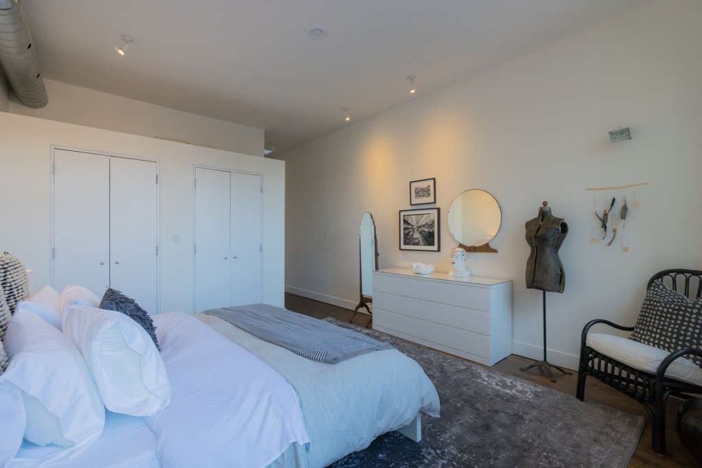 Фото Applewood Suites - The Ossington Loft