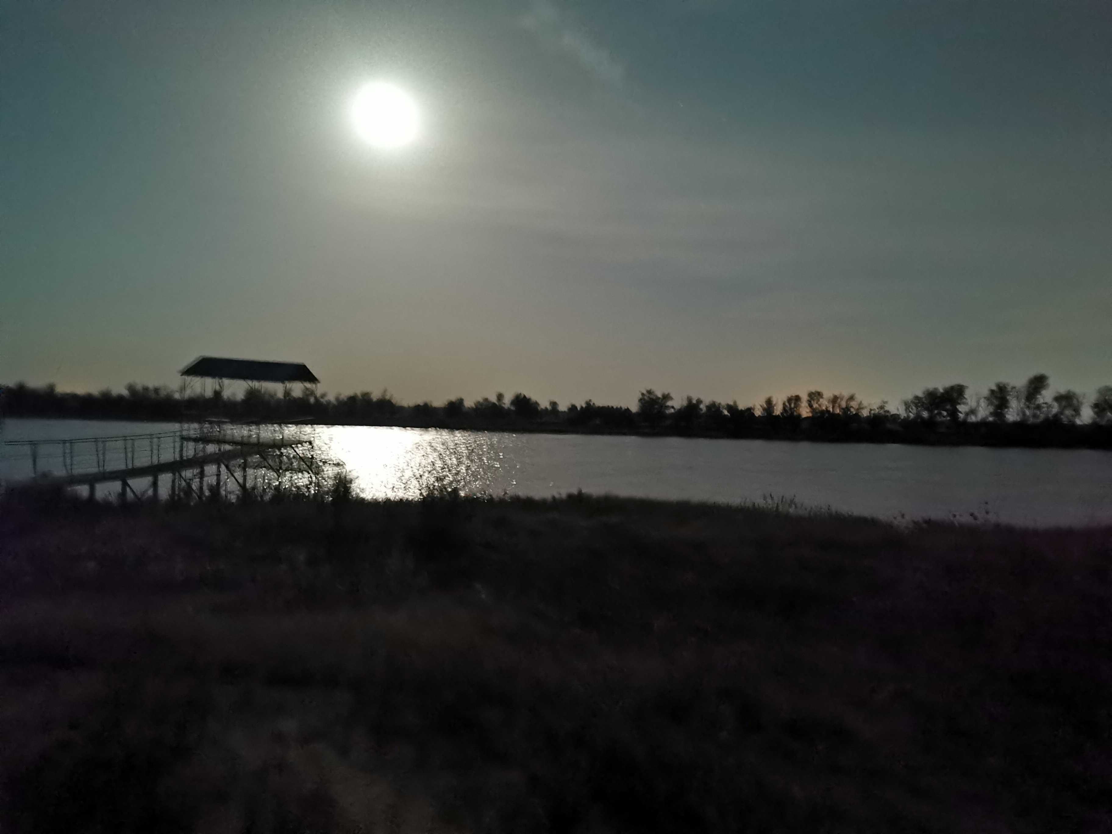 Фото Дом у реки