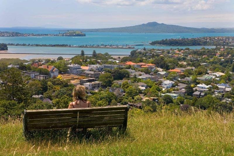 Фото Mount Hobson Apartments