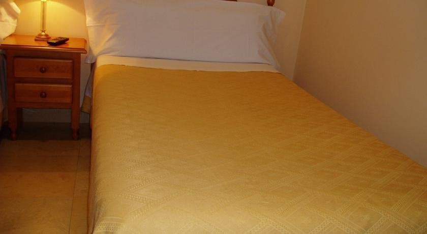 Фото Hostal Parajas