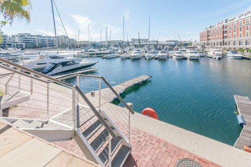 Гостиница Mountain Marina Luxury Apartments в Кейптауне