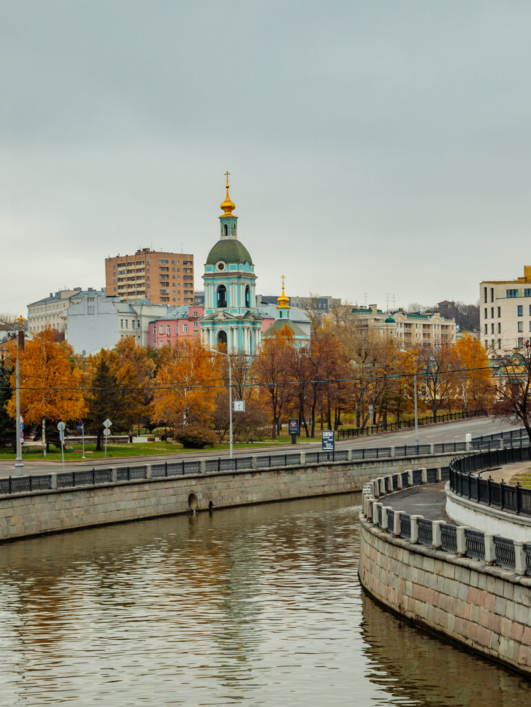 Orthodox church Church of the Life-Giving Trinity in Serebryaniki, Moscow, photo