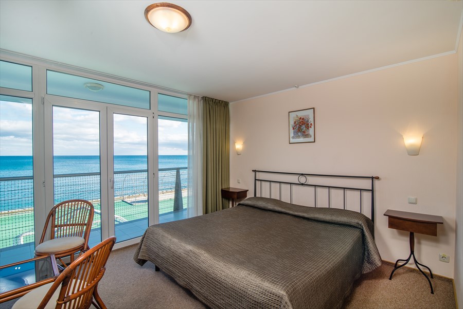 Фото Левант