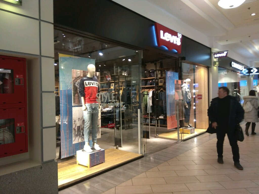 Магазин джинсовой одежды Levi's, Москва, фото