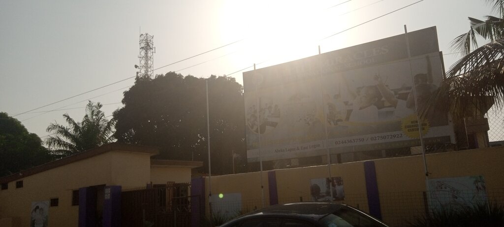 School Little Miracles School, Accra, photo