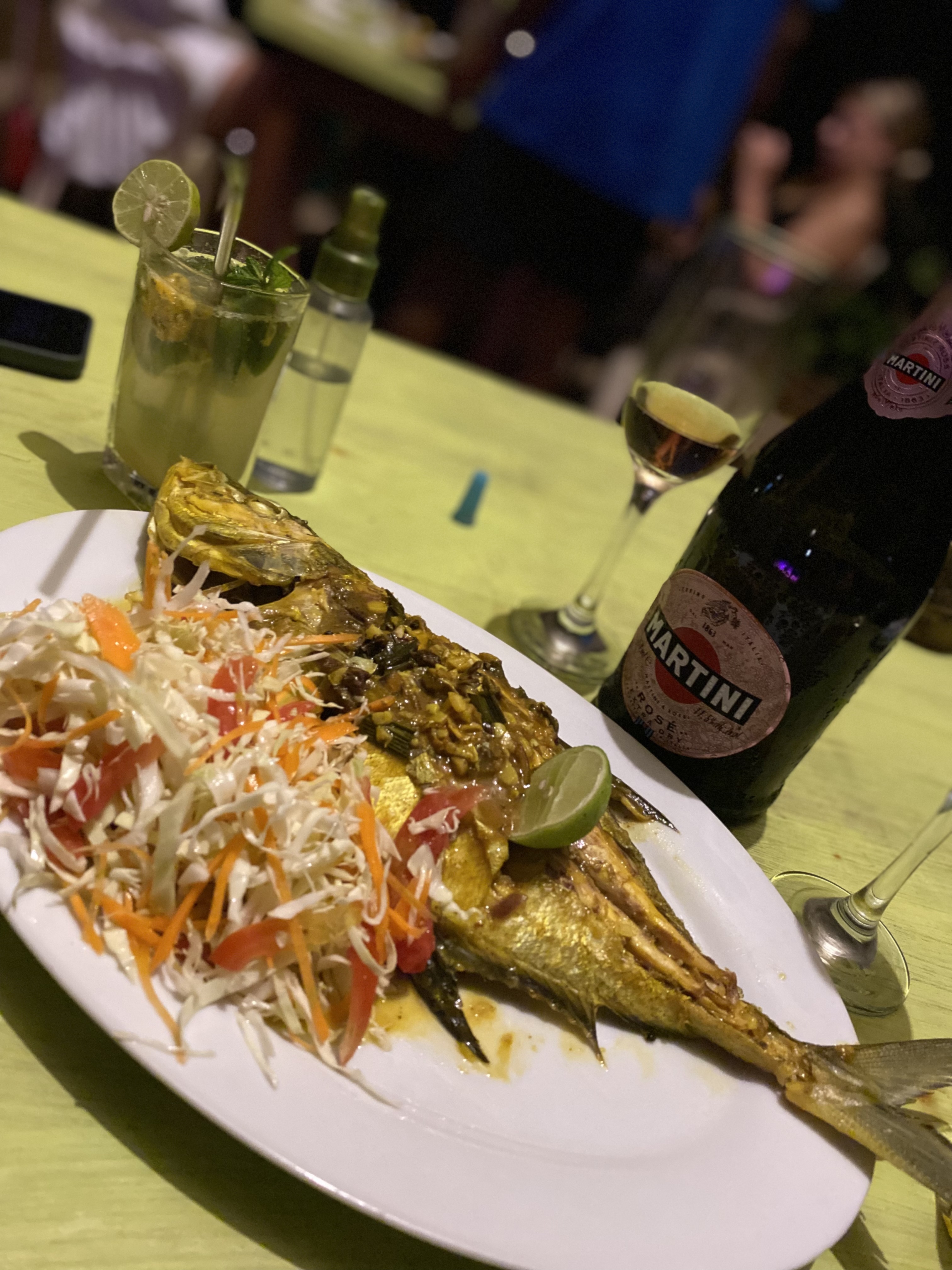 Фото J Ambalangoda