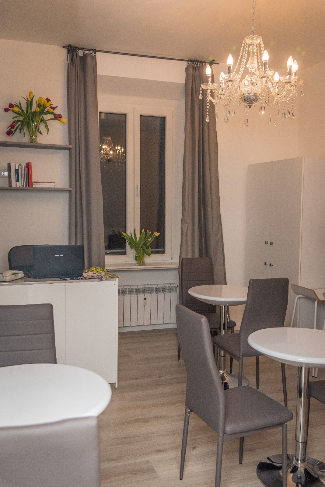 Фото Inside Roma Rooms